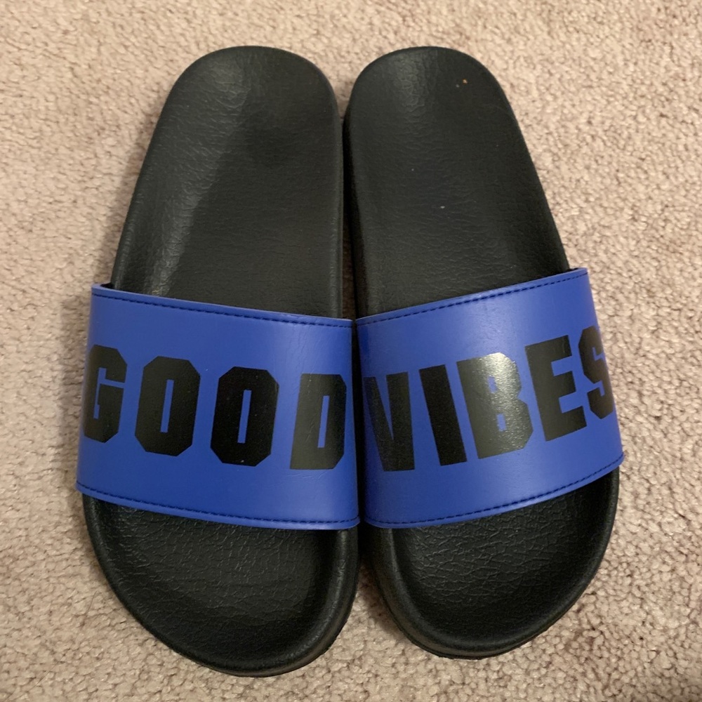 Victoria Secret Pink Slides- Small (5/6)